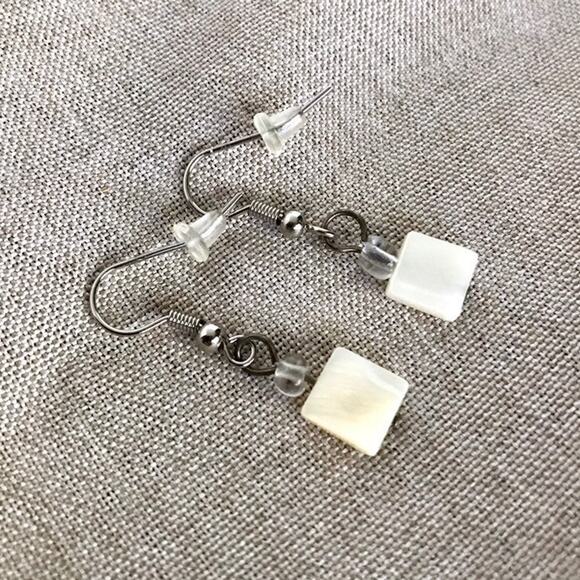 Hand Crafted Jewelry - Mother Of Pearl Shell Earrings